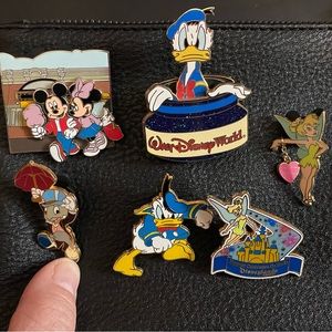Disney pins